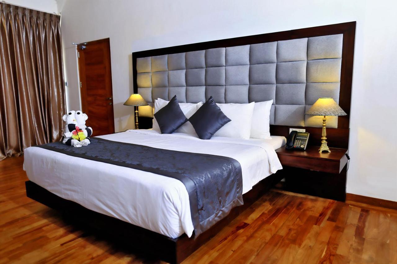 Amaranthe Bay Resort & Spa Тринкомали Экстерьер фото
