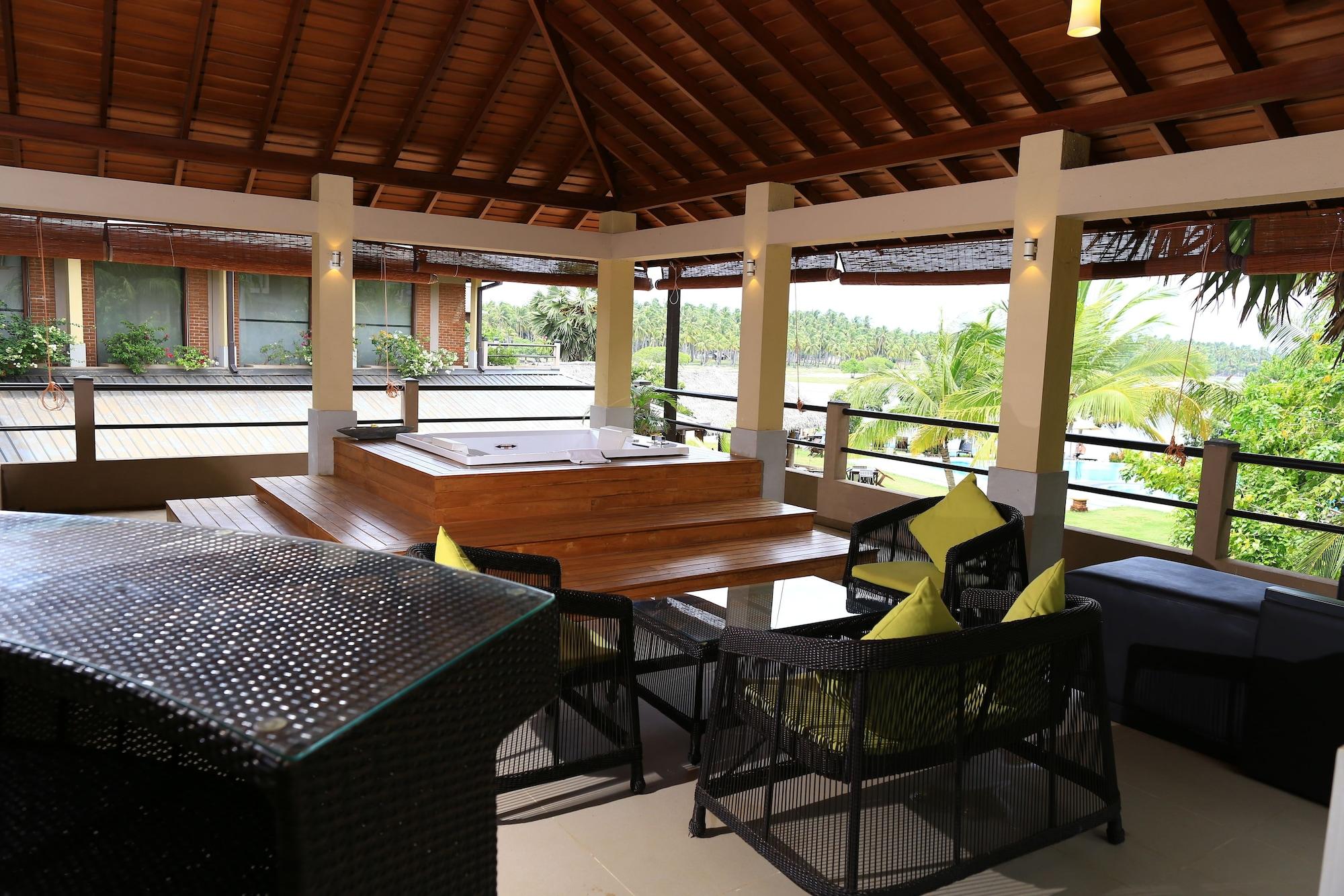 Amaranthe Bay Resort & Spa Тринкомали Экстерьер фото