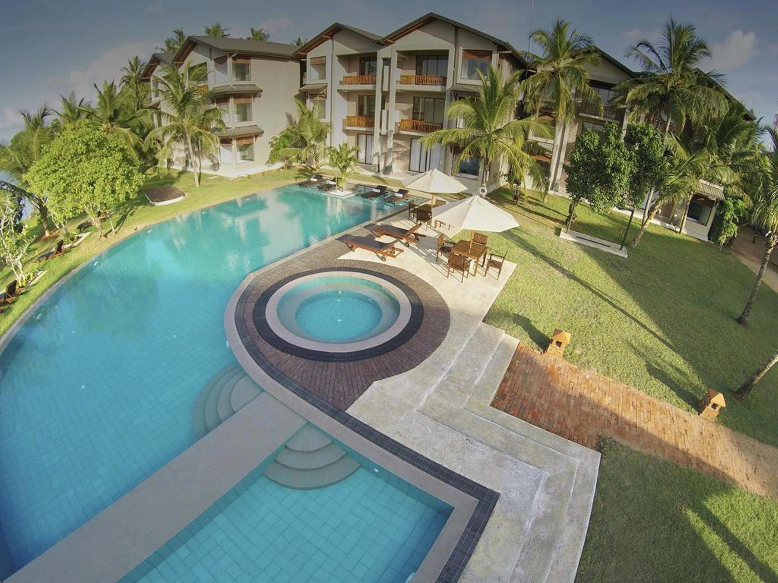 Amaranthe Bay Resort & Spa Тринкомали Экстерьер фото