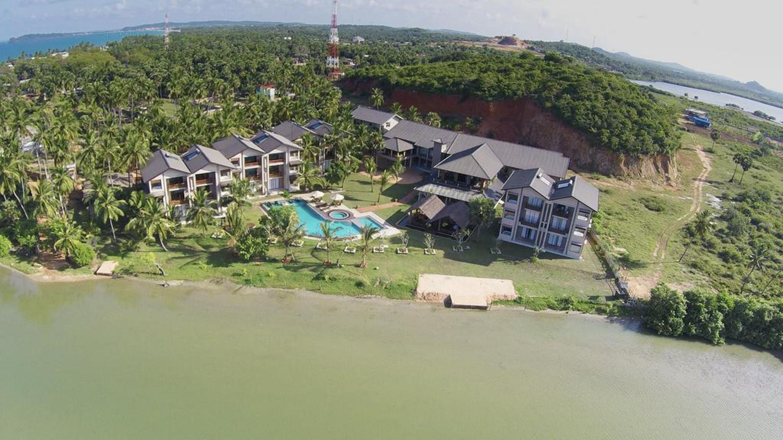 Amaranthe Bay Resort & Spa Тринкомали Экстерьер фото