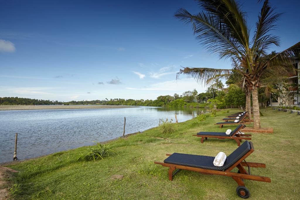 Amaranthe Bay Resort & Spa Тринкомали Экстерьер фото