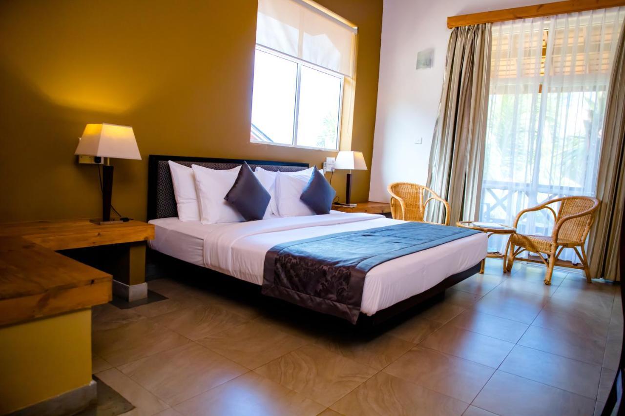 Amaranthe Bay Resort & Spa Тринкомали Экстерьер фото