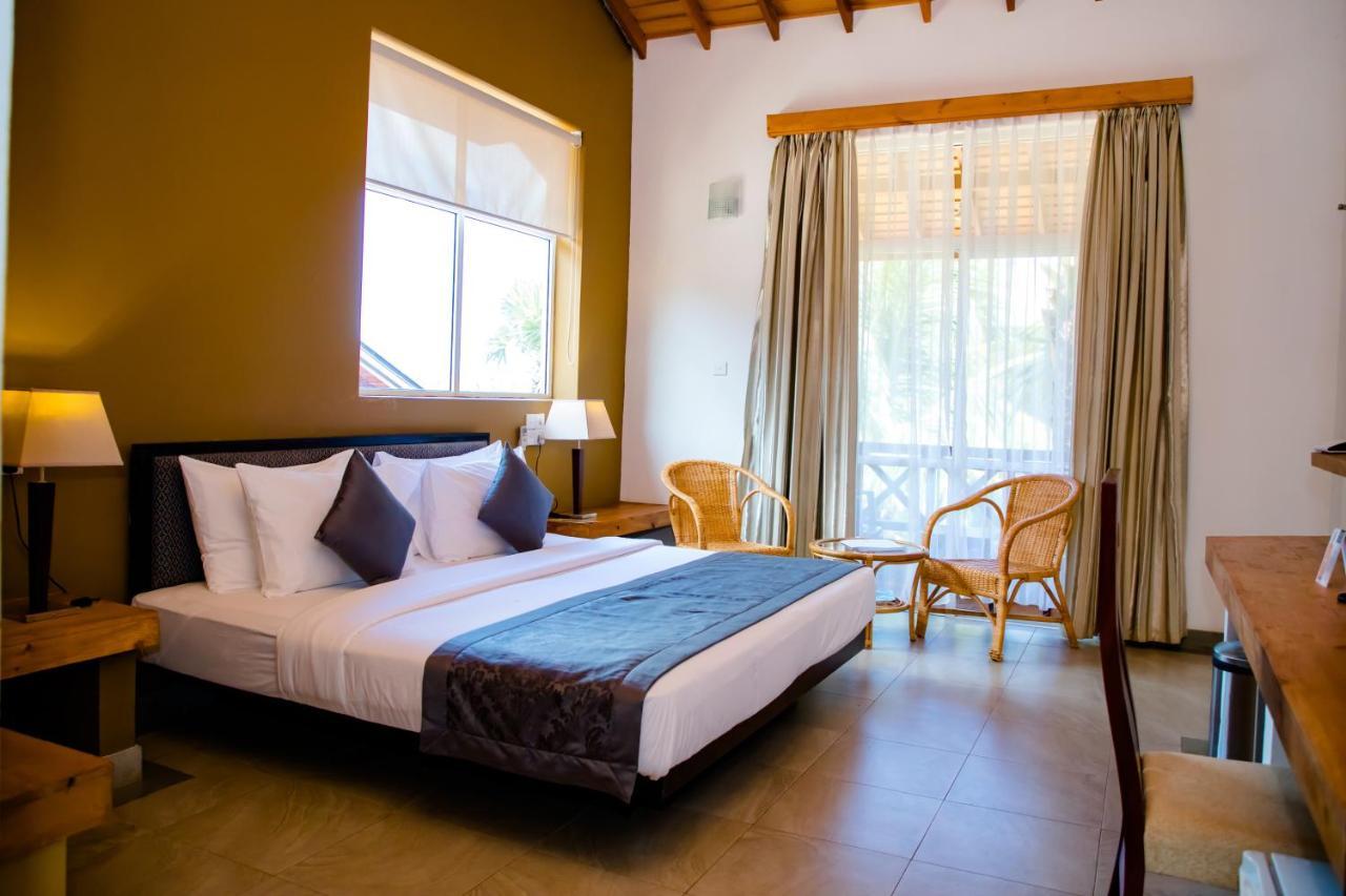 Amaranthe Bay Resort & Spa Тринкомали Экстерьер фото